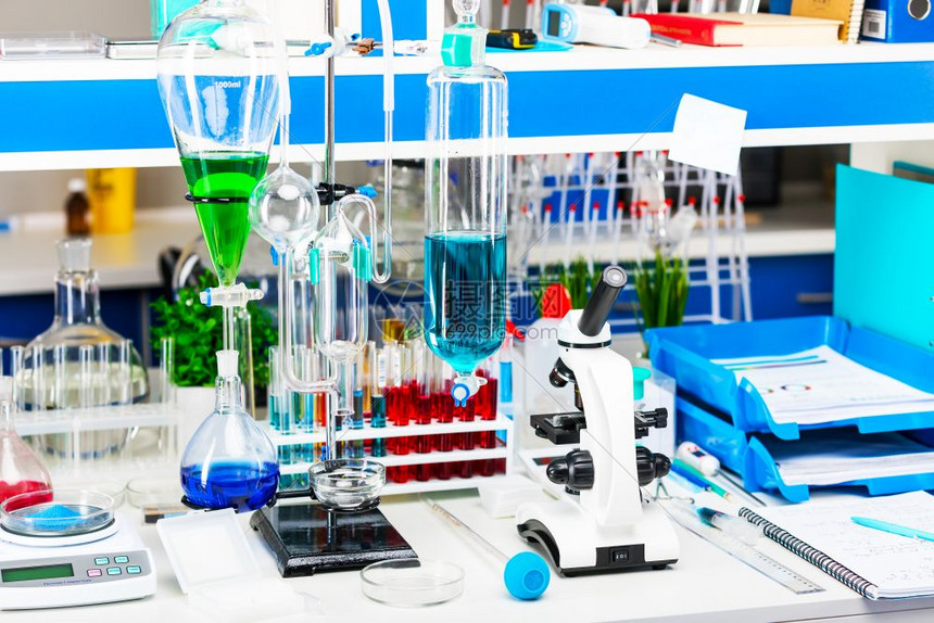 化学与生命科学的交融 现代实验室中的抽象研究与技术革新